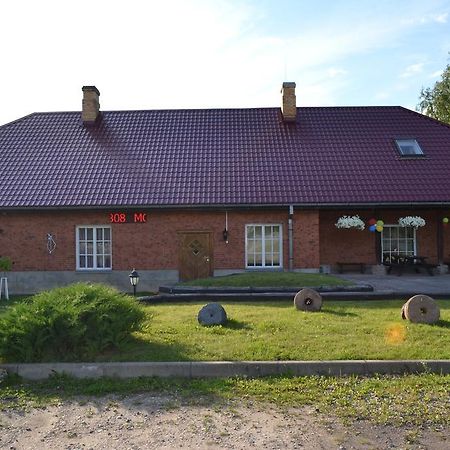 Motelis Aka Karsava Luaran gambar