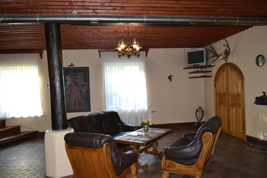 Motelis Aka Karsava Luaran gambar