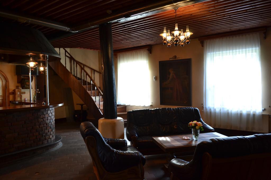 Motelis Aka Karsava Luaran gambar